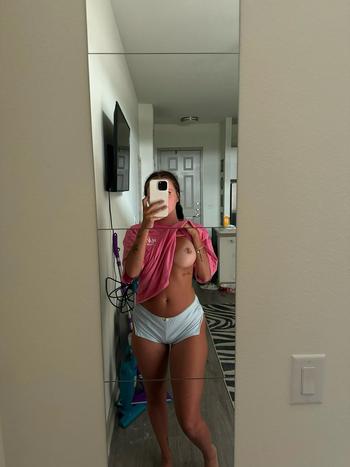 Heather , 26 Caucasian female escort, Bloomingtonin
